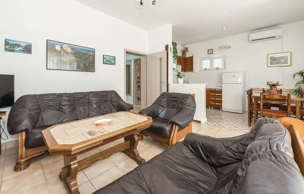 Nice Home in Vodice With Wifi and 3 Bedrooms