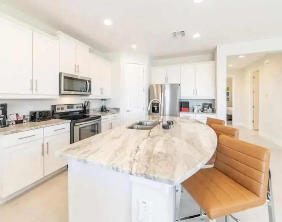Amazing 4/3 Home at Reunion!! With Private Pool, Near Disney and Universal!!