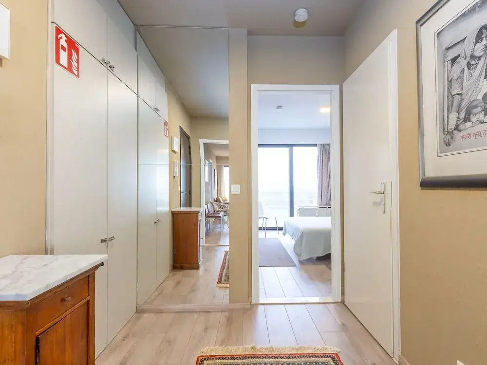 Cozy 1-Bedroom Apartment with Sea View
