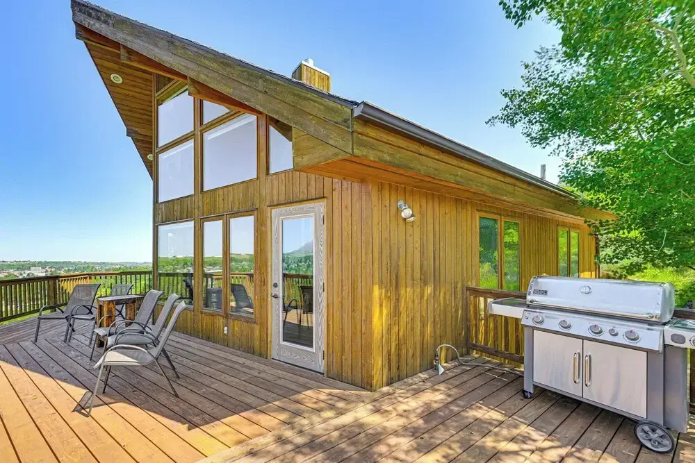 1 Mi to Dtwn Red Lodge: Mtn-view Cabin Getaway