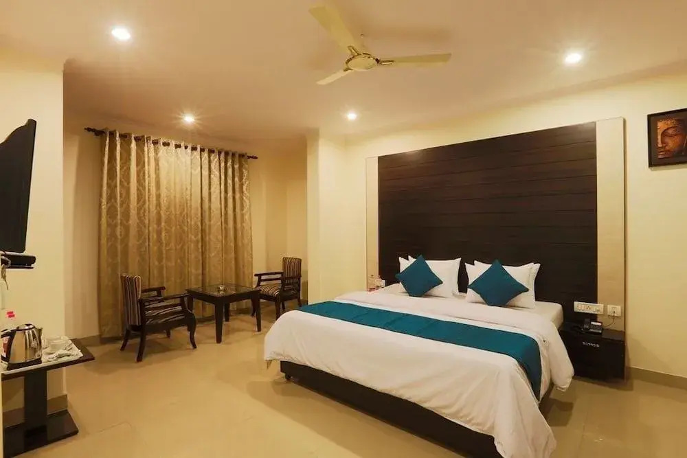 Hotel Viva Palace By OPO,Free Airport Pick up & Drop
