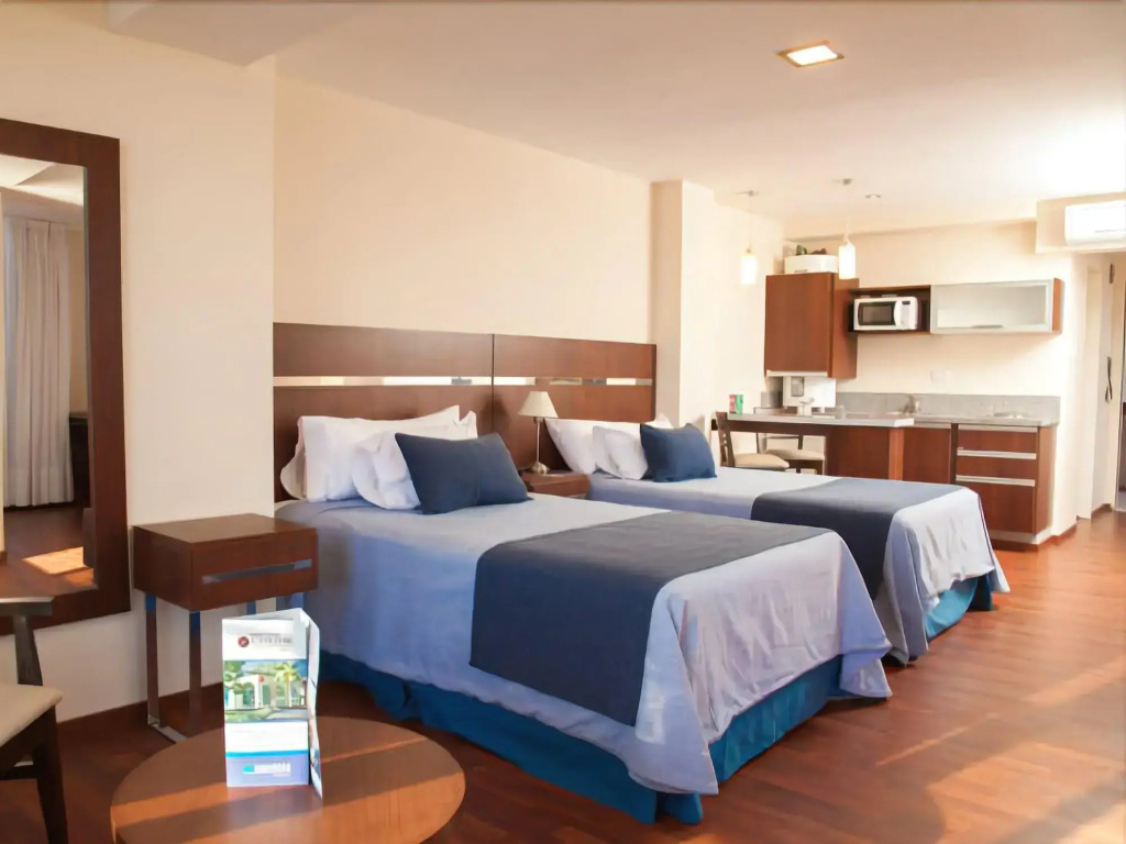 Puerto Amarras Hotel & Suites