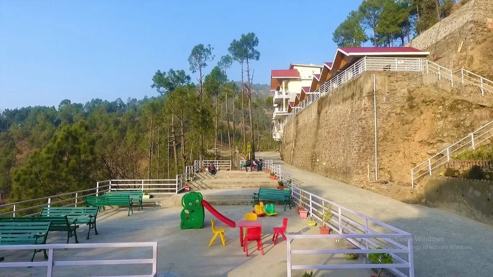 Hotel Chail Retreat-A Boutique Resort