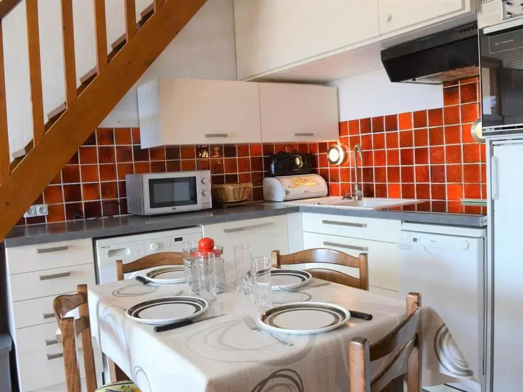 Appartement Le Lavandou, 2 pièces, 4 personnes - FR-1-251-205