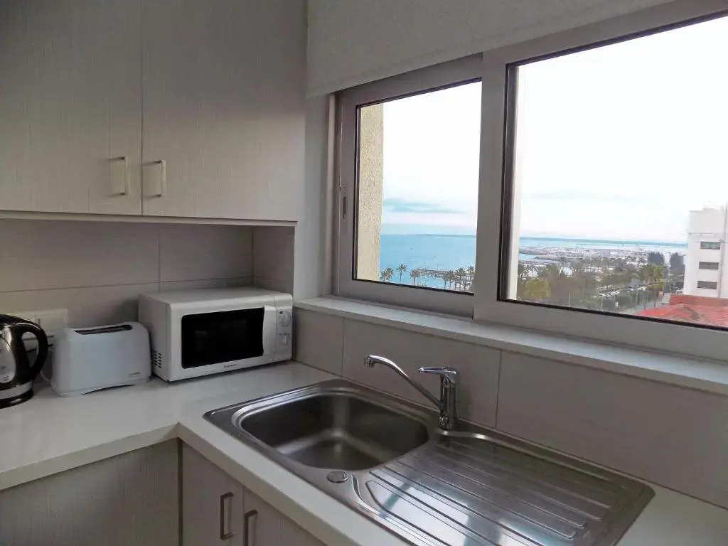 2b Boutique Seafront Apartment Olympic Beach