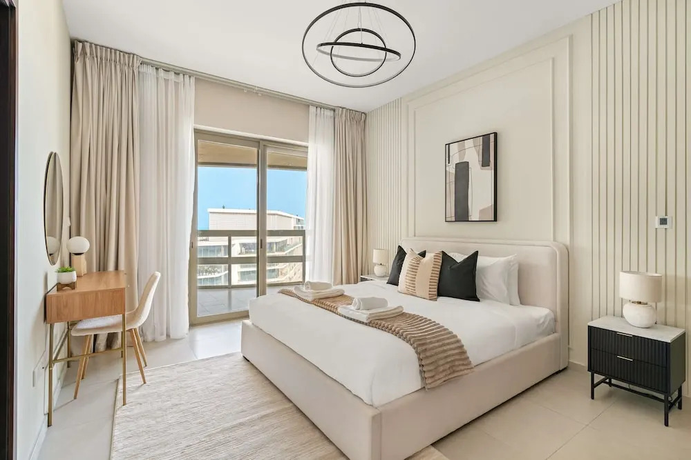 Silkhaus Luxury 2BR Maid Free Beach Access