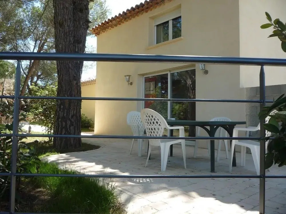 Gite "Sous les pins de Nages"
