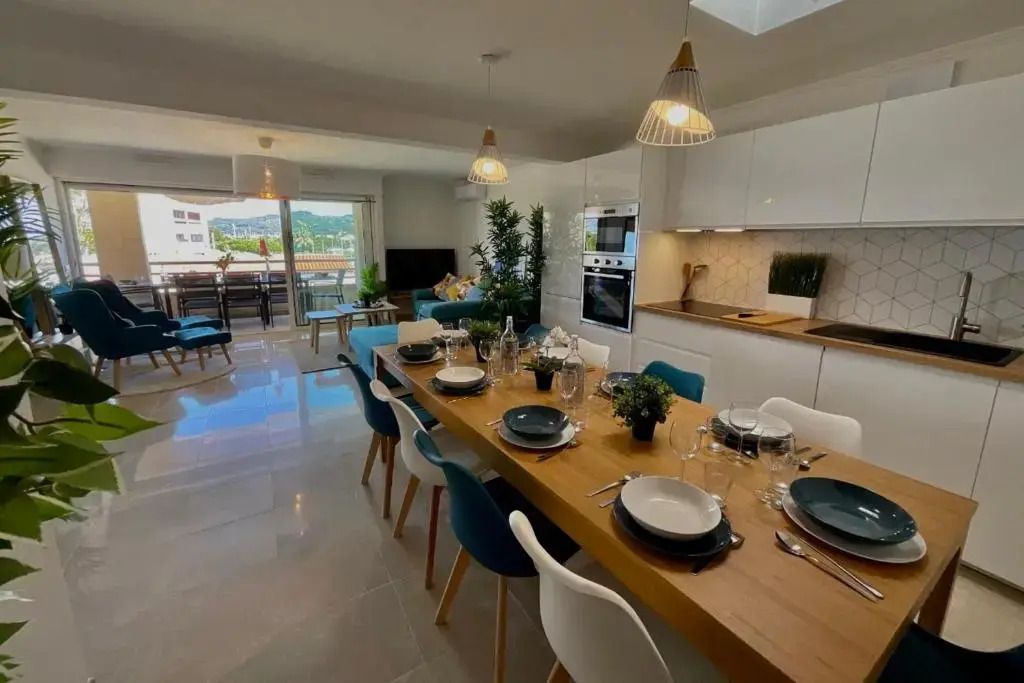Magnificent 85m With BalconyIn Front Of Sea