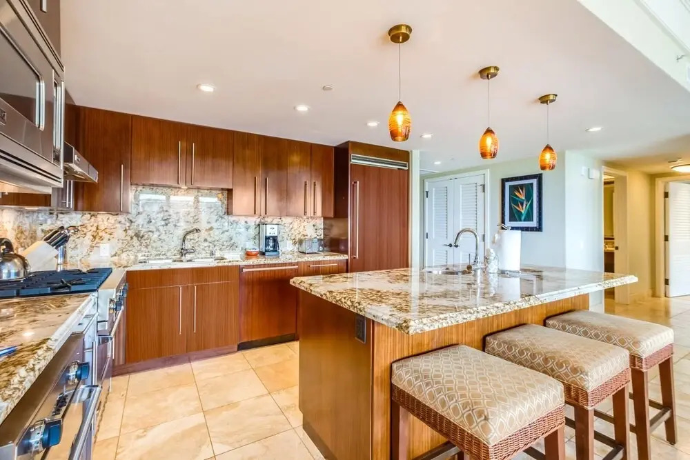 K B M Resorts- Hkh-504 Luxury 3bdrm Villa, Ocean View, Sleeps 10, Close to Beach and Pool!