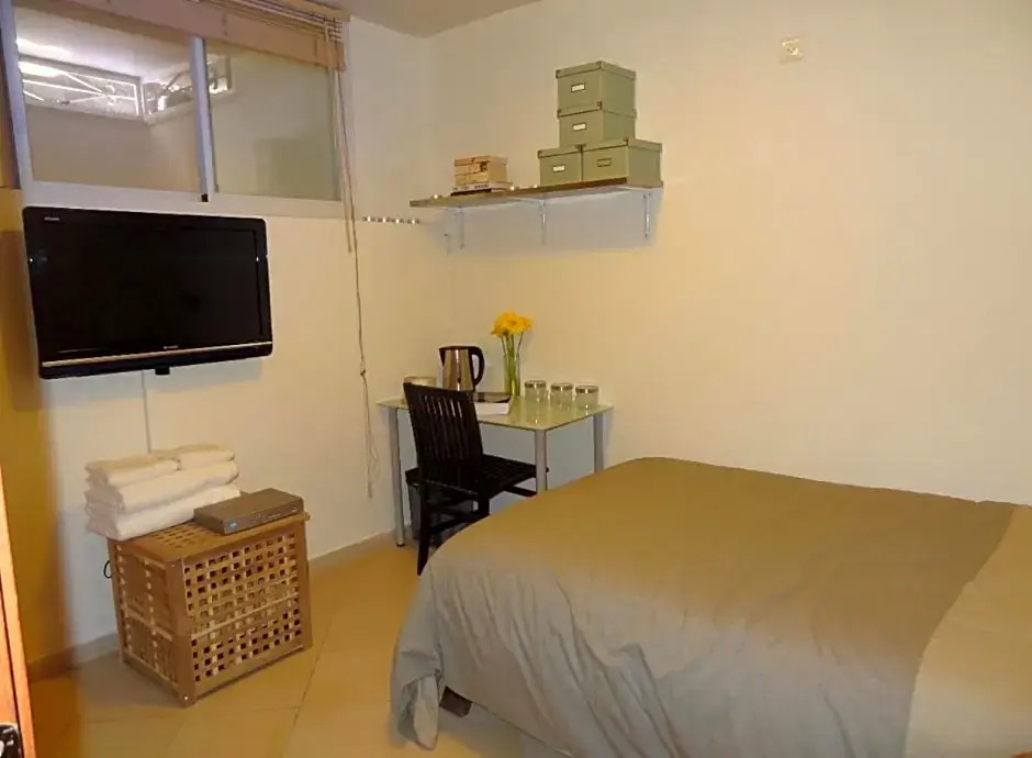 1 or 2 rooms with breakfast and parking