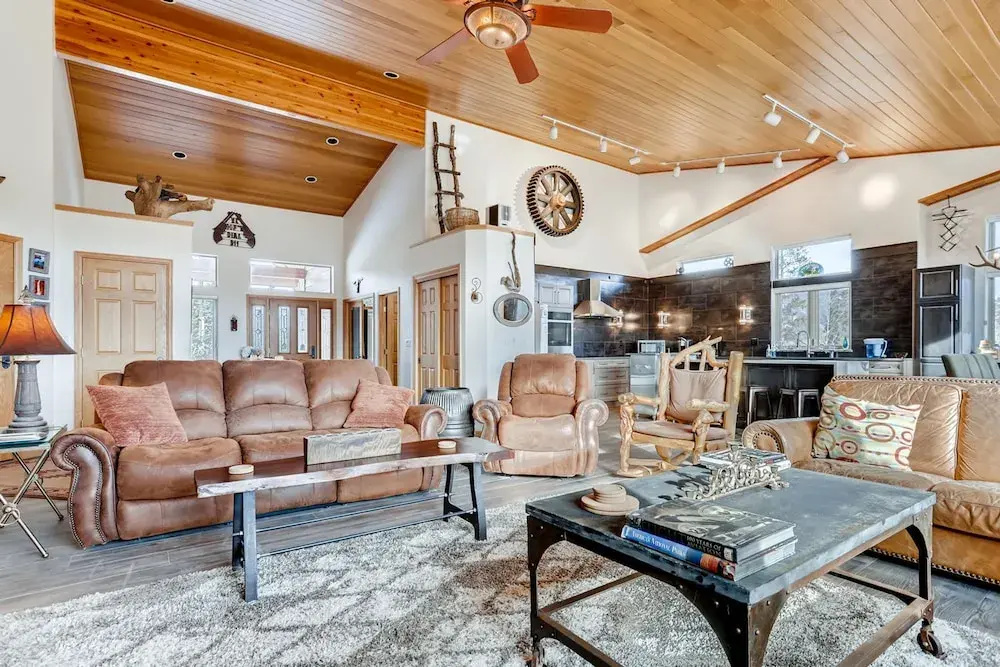 122 Kings Court by Book by Owner