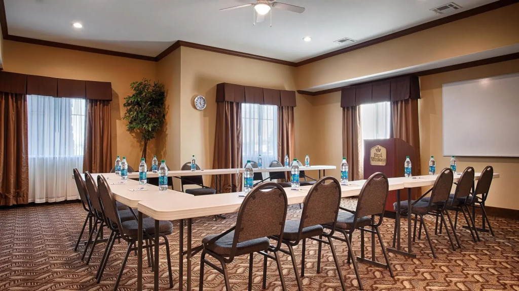 Best Western Plus Seminole Hotel & Suites