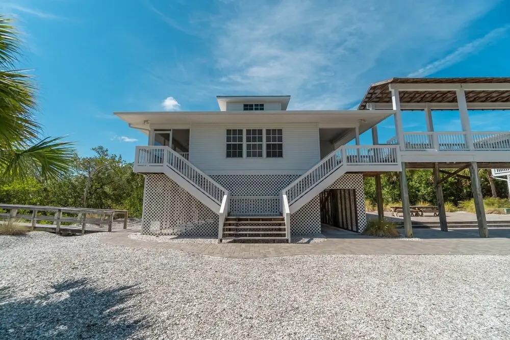 Sable Palm Hidden Gem 4 Bedroom Home by Redawning