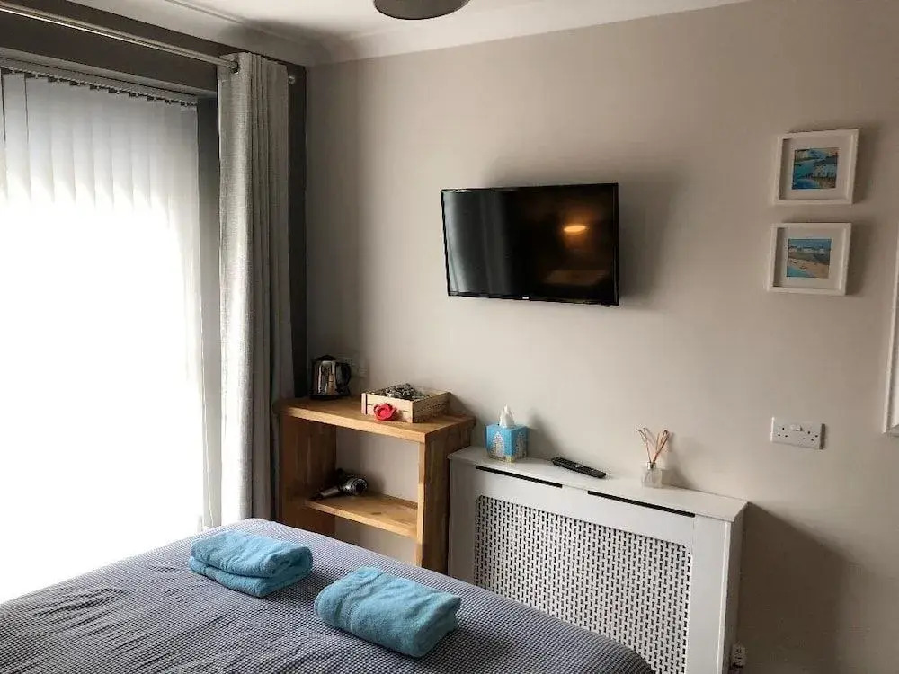 Crossvilla Guest House & Tea Room