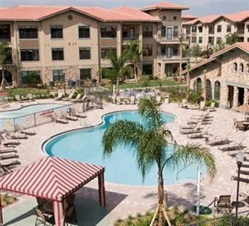 Bella Piazza - 4 Bedrooms Condo-4352BP
