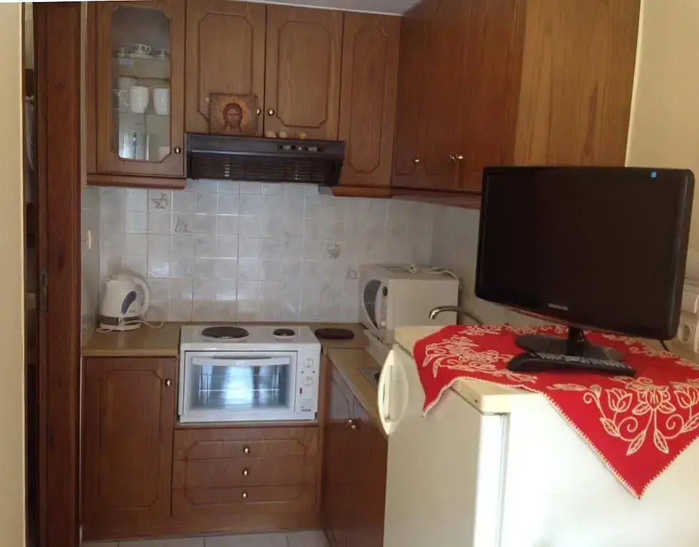 Iro Apartments