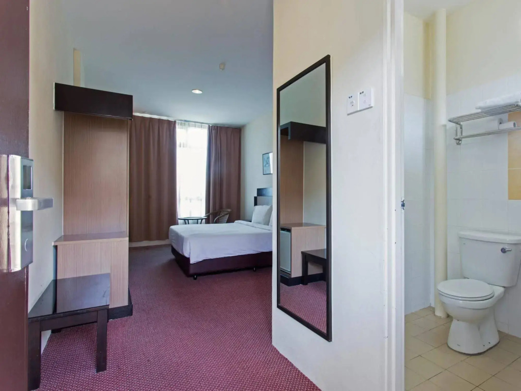 World Youth Hotel