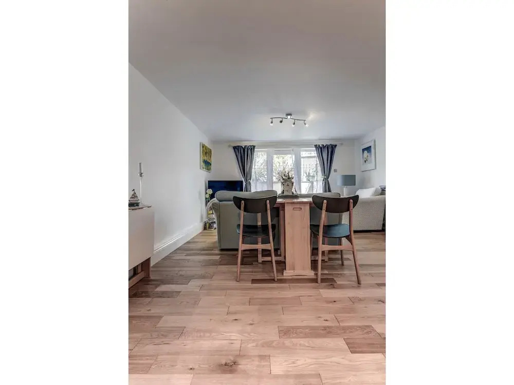 Bright, Spacious 1BR Chorlton Apt for 2 W/patio