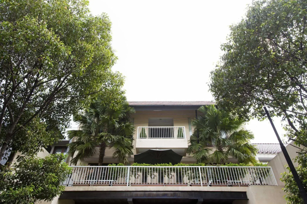 RedDoorz Plus near Pondok Indah Mall
