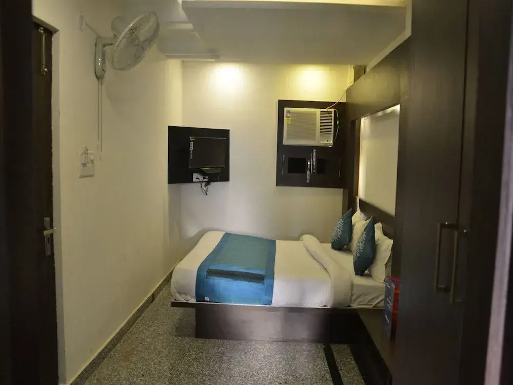 OYO 8074 Hotel G 9