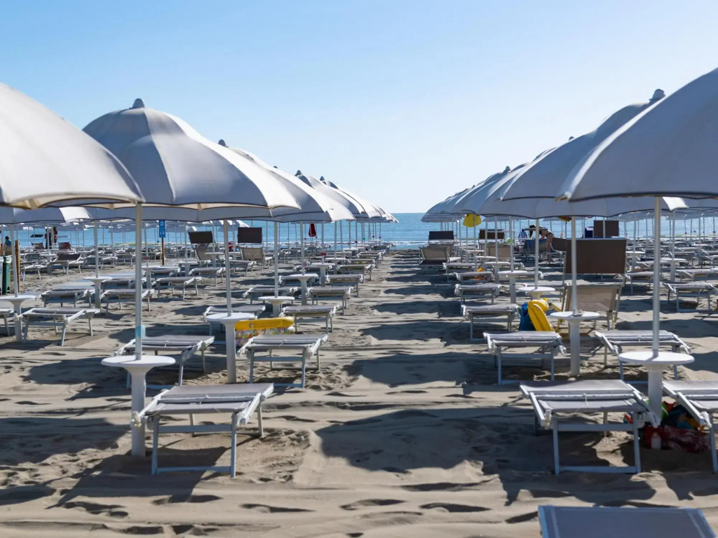 Mobile Home in Italy Near the Beach