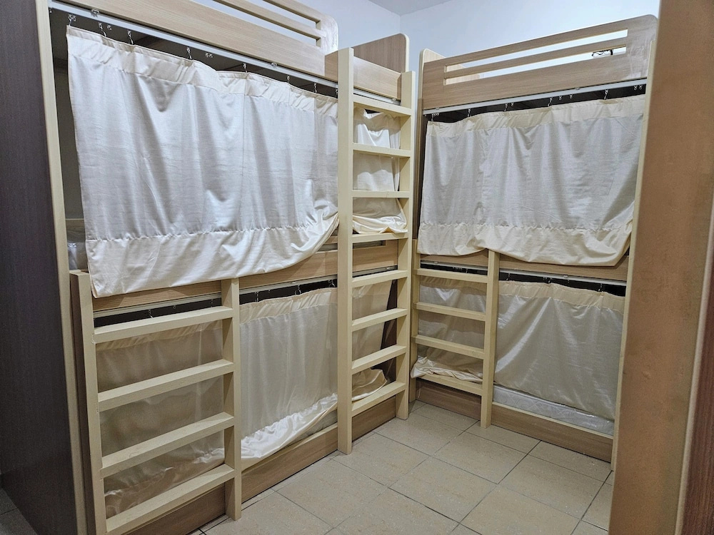 Seaside Hostels
