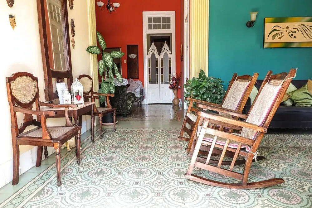 Hostal Balcones 3, Knocking on Cuba