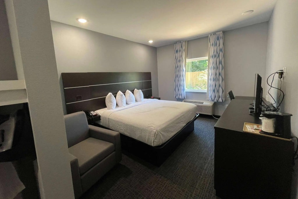 Days Inn by Wyndham Zachary LA
