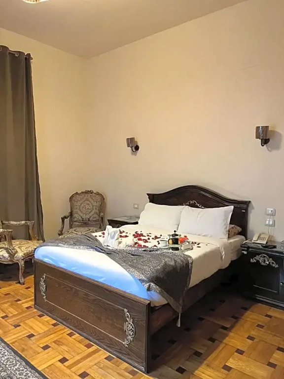 Hyde Park House Hotel
