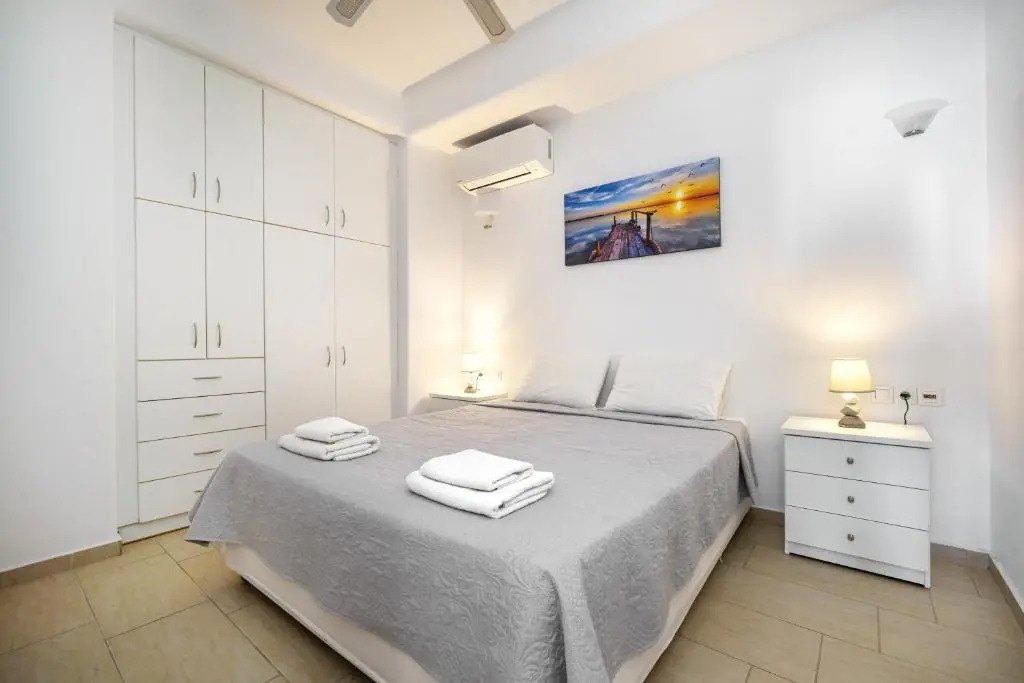 Anius Apartments