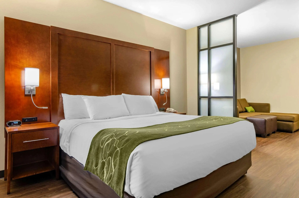 Comfort Suites Helena Airport