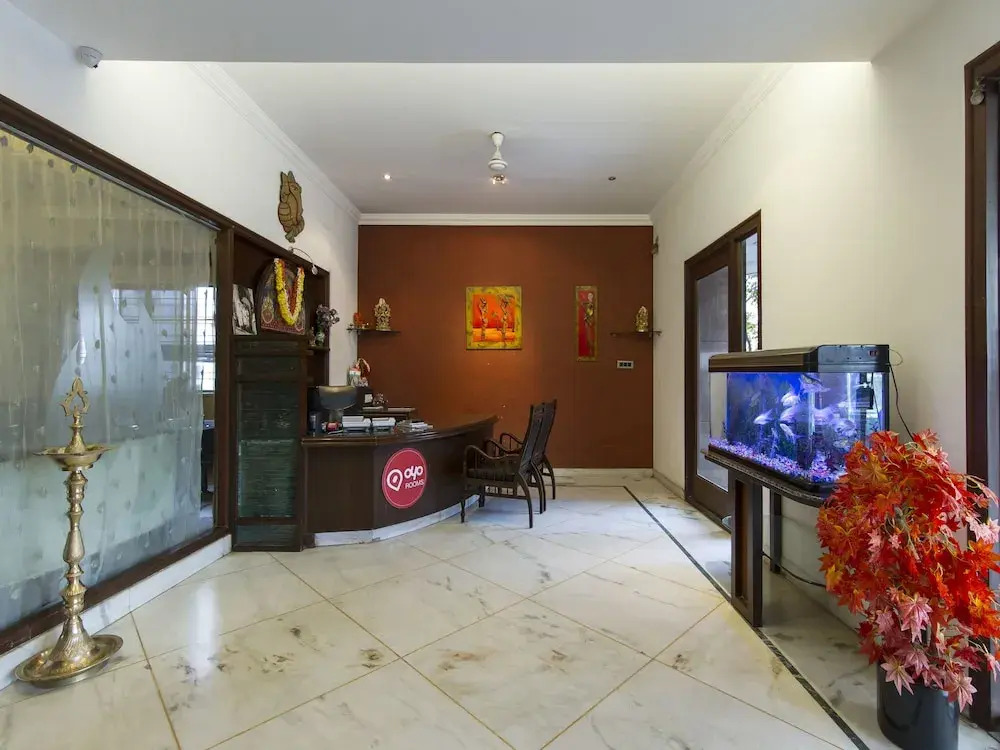 OYO 18762 Vaishnavi Residency
