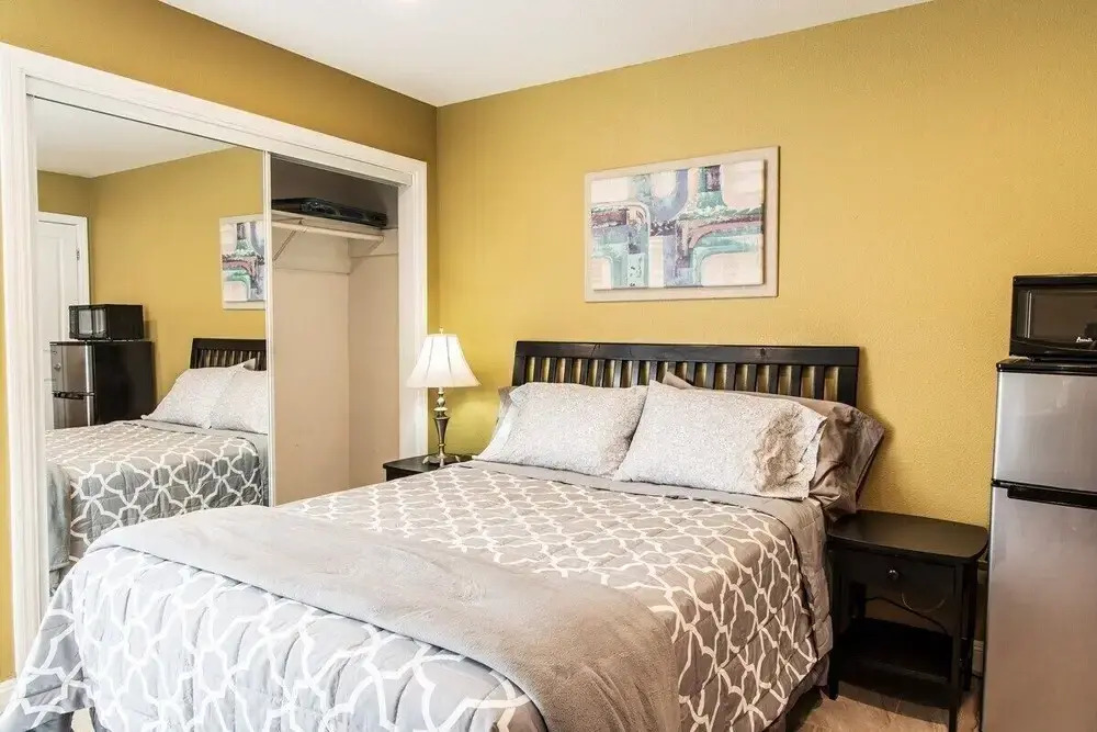 Charming Studio in Hayward