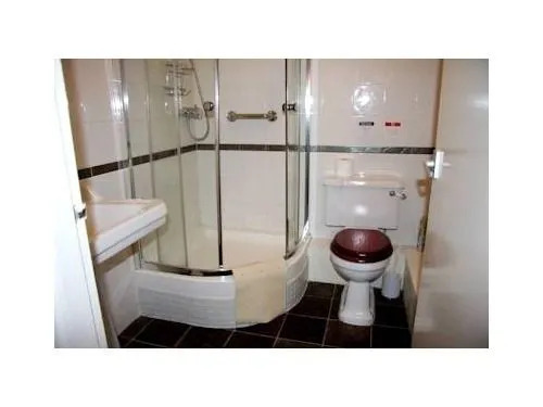 Wood Lodge Hotel