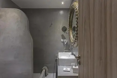 Evais Boutique Houses & Luxury Suites