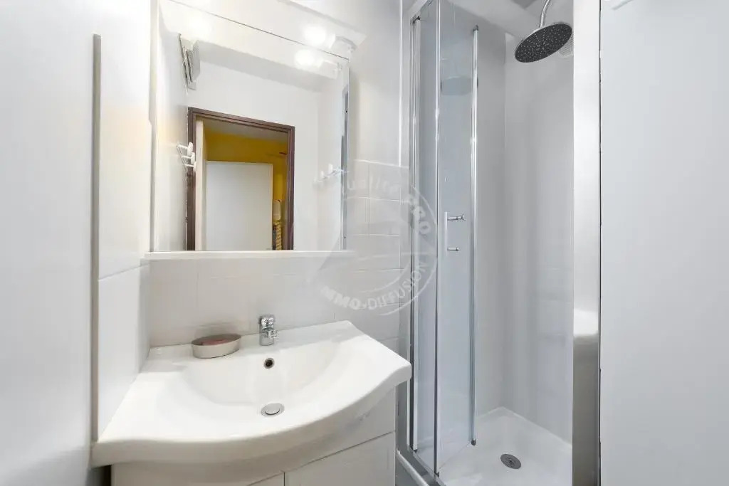 AS21600 - P2 Cabine à 200m de la plage avec parking privatif