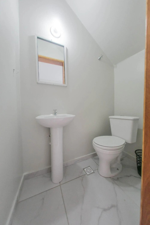 Casa com Piscina Privativa, 3 Quartos e 3 Banheiros Itapema
