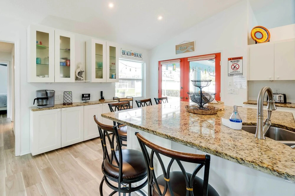 Family-friendly Englewood Getaway w/ Pool!