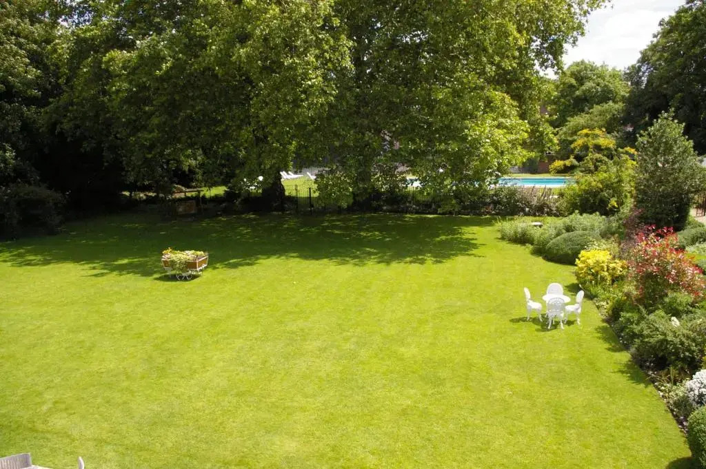 Alton House Hotel