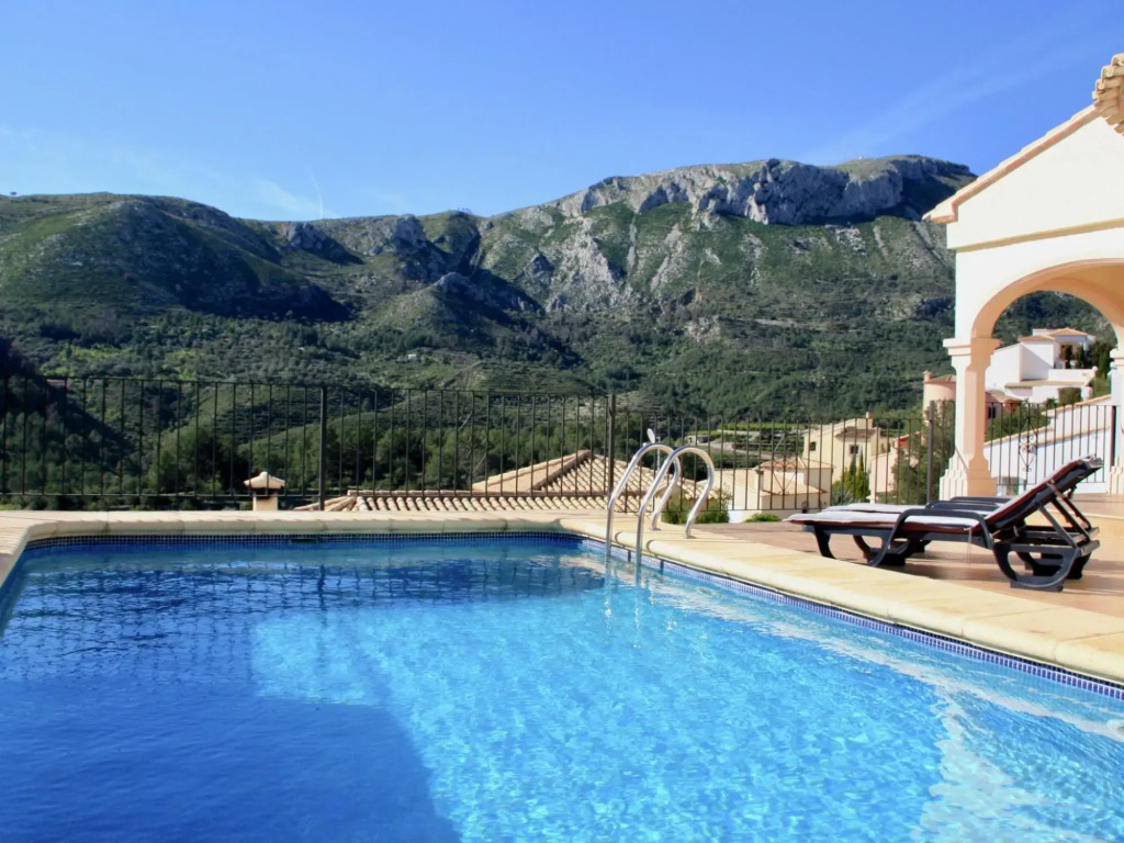 Peaceful Villa with Private Pool