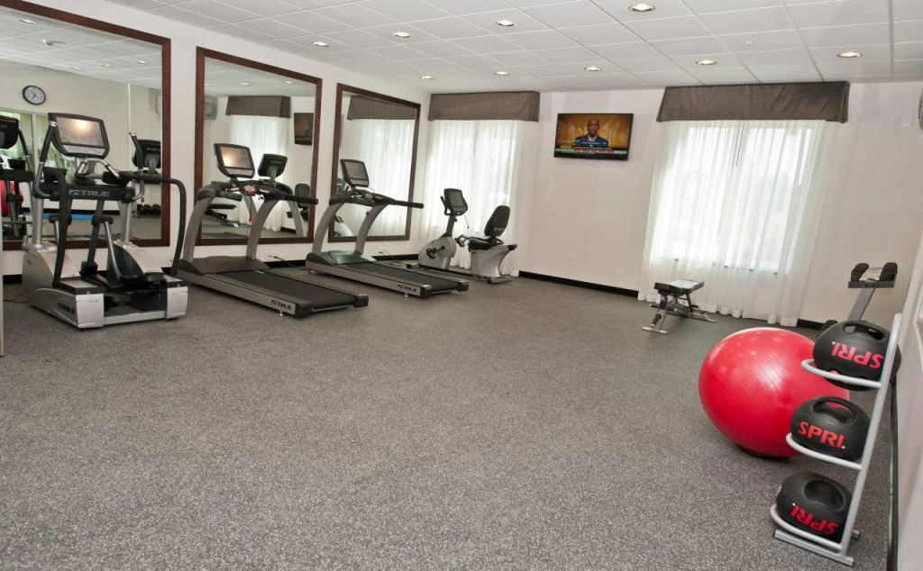 Holiday Inn Express & Suites Columbus - Easton Area by IHG