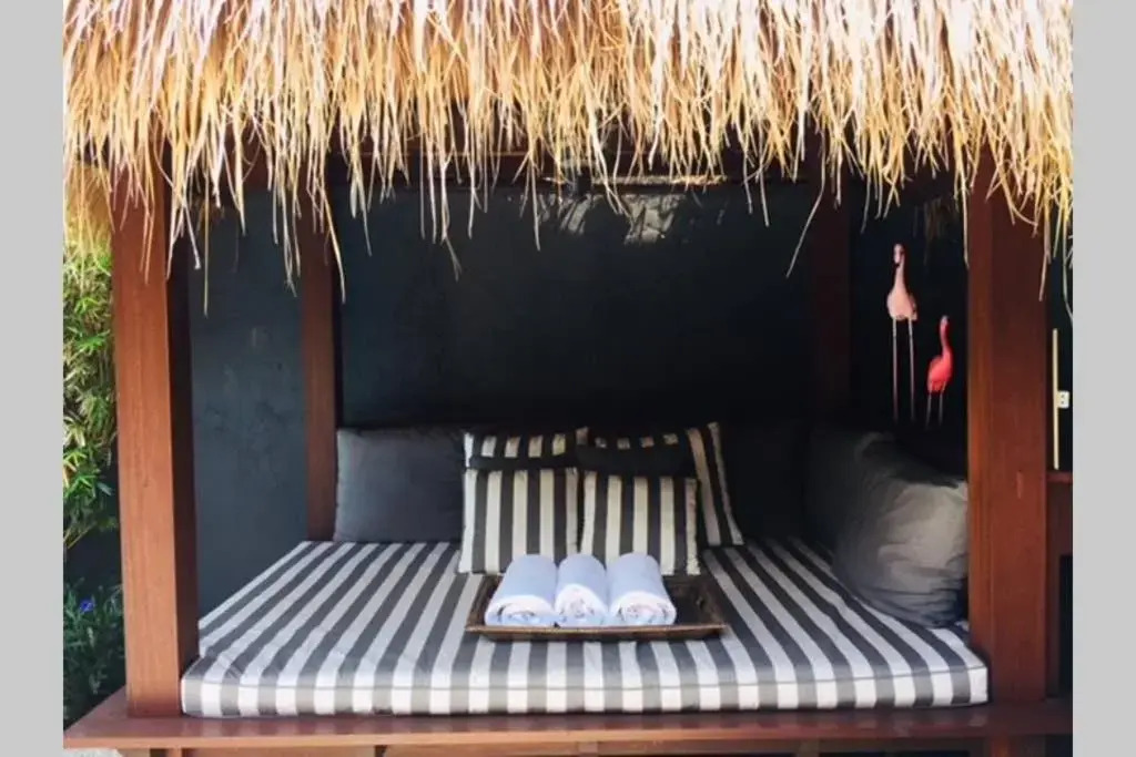 Villa Bloom 4 - 2 King bedrooms and 1 Bunk Room , private pool, sleeps up to 8