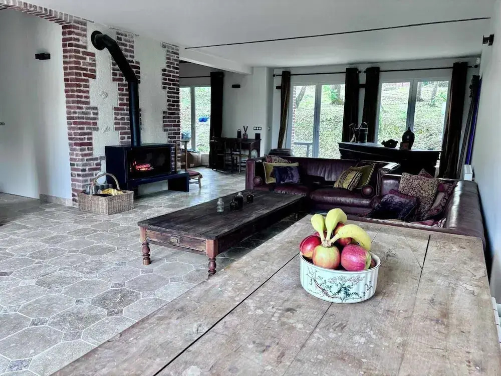 Exceptional 5 Bedroom House Near the Beach