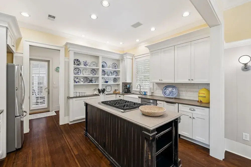 Short Walk to Beach Club, Close to Seaside 3BR Home & Carriage House home