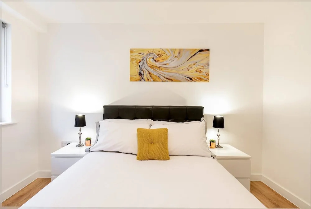 Skyvillion - Tower Point Enfield 2bed Wbalcony