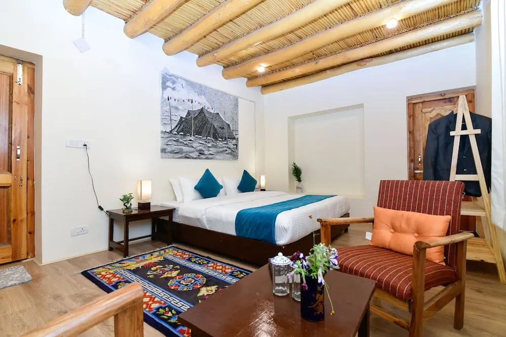 Raybo Hostel