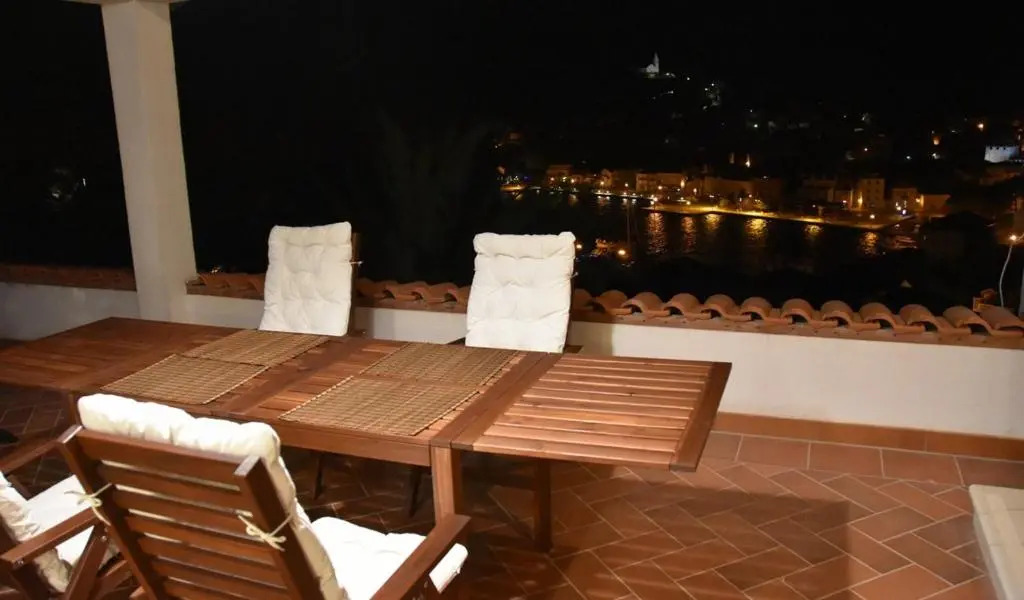 BellaVista Jelsa 2+2