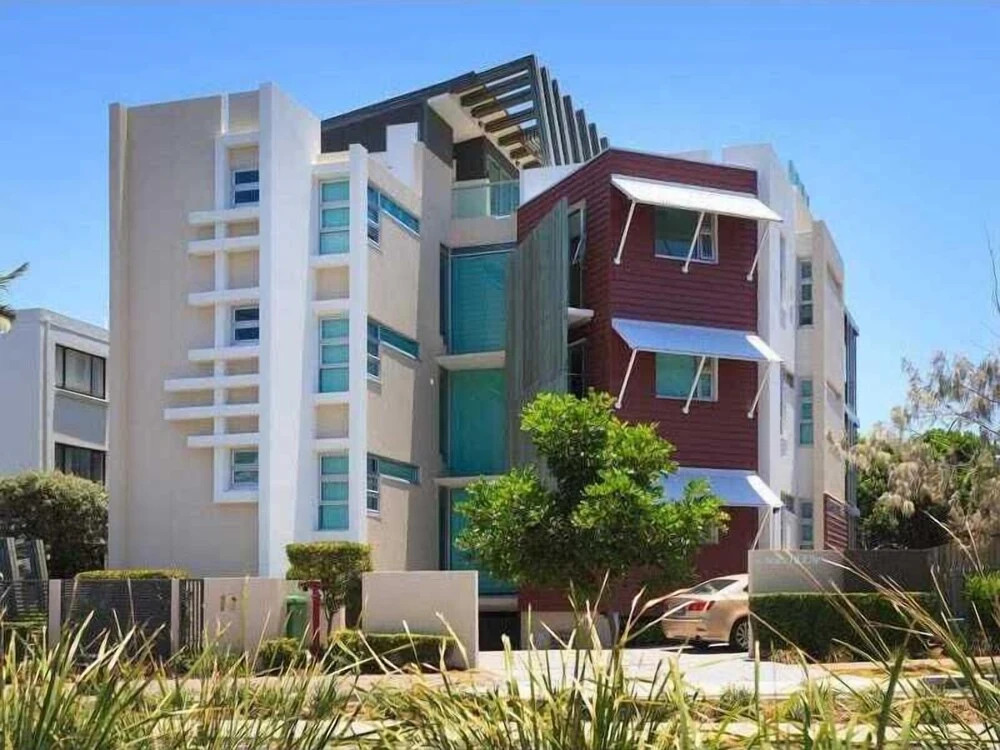 Exceptional Mooloolaba Beach Apt-Beach01