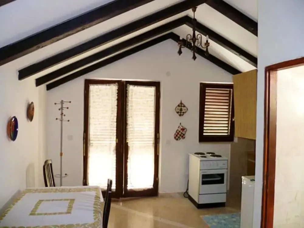 Apartment With one Bedroom in Zlarin, With Wonderful sea View, Enclosed Garden and Wifi - Near the Beach