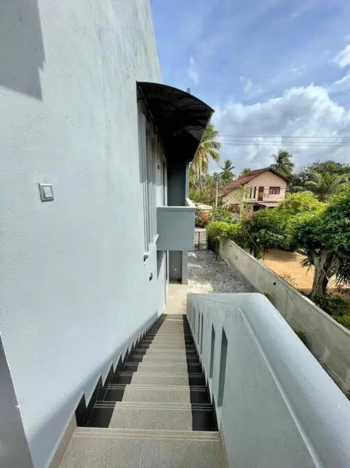 Lovely 2-bedroom holiday home with free parking.